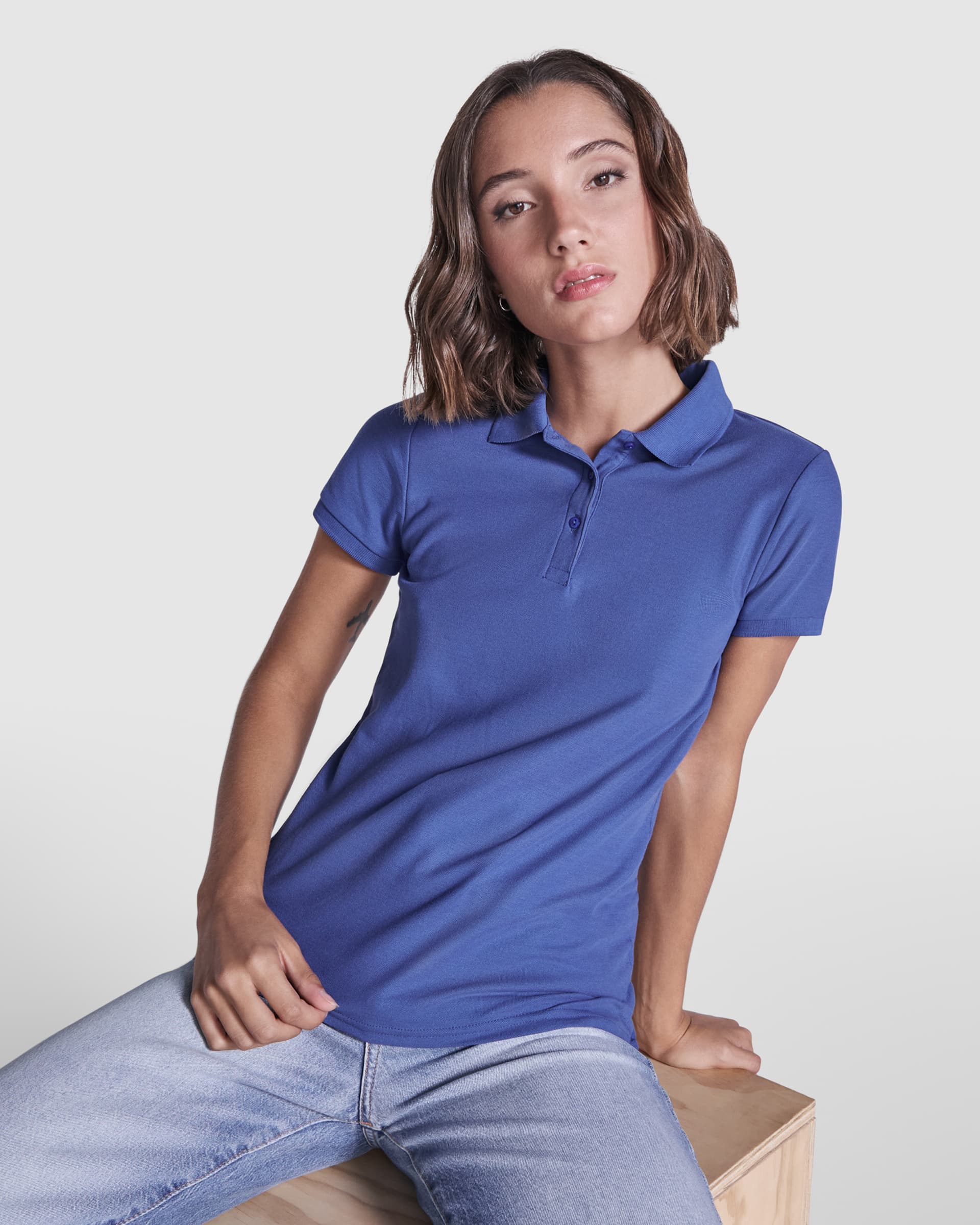 Polo de manga corta entallado de algodón y poliéster para hombre