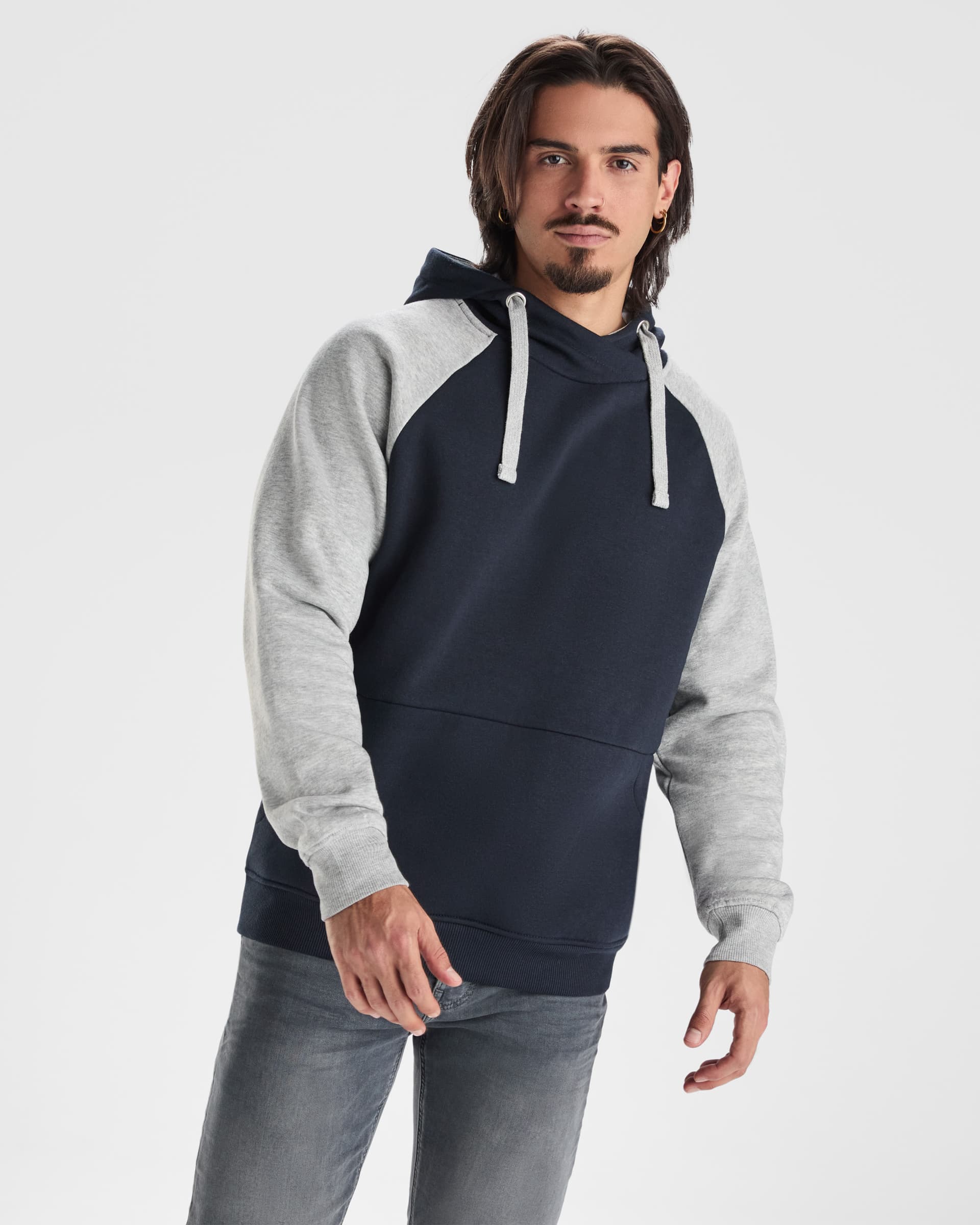 Sudadera bicolor unisex con capucha y bolsillo canguro