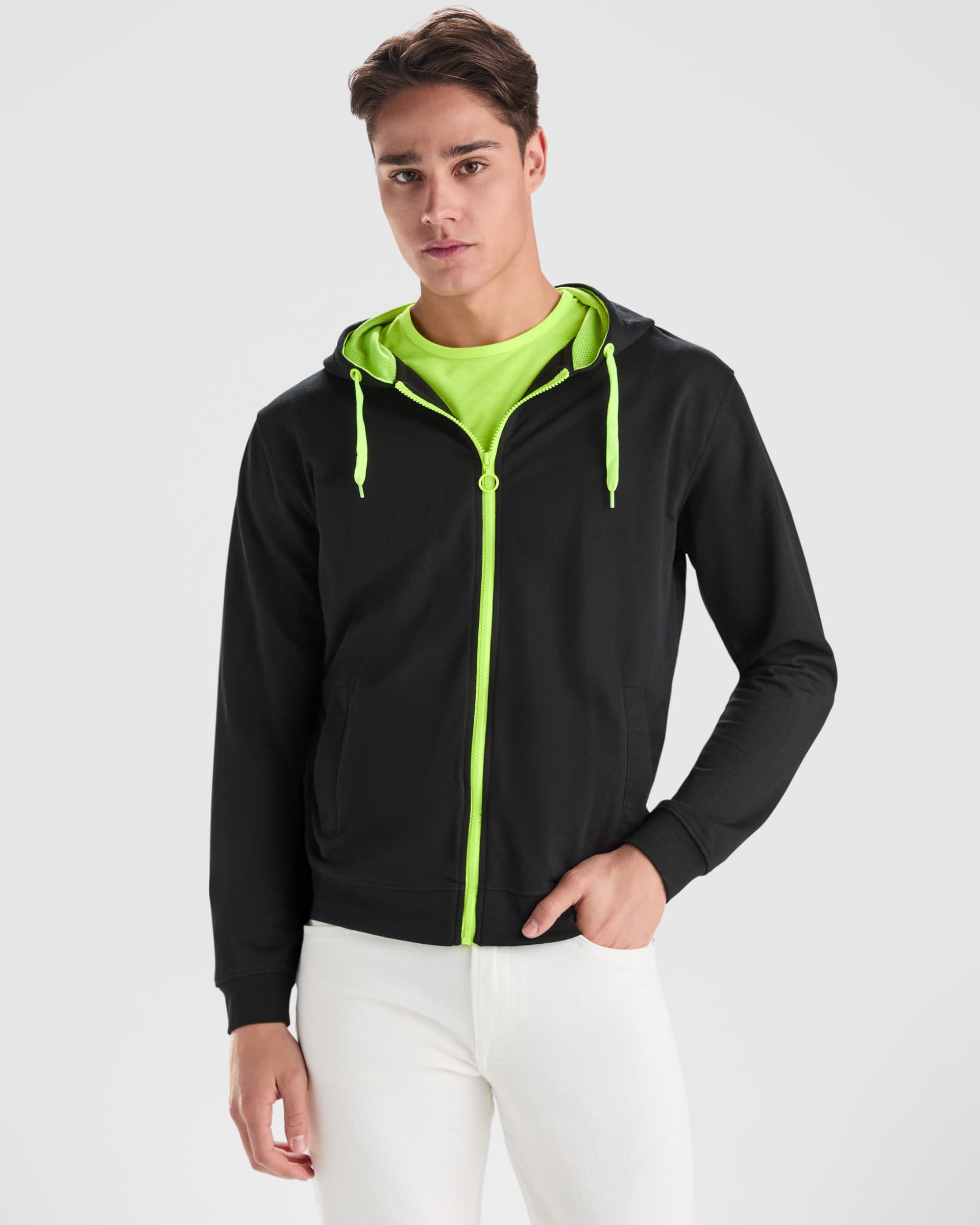 Sudadera de felpa no perchada con capucha y detalles flúor