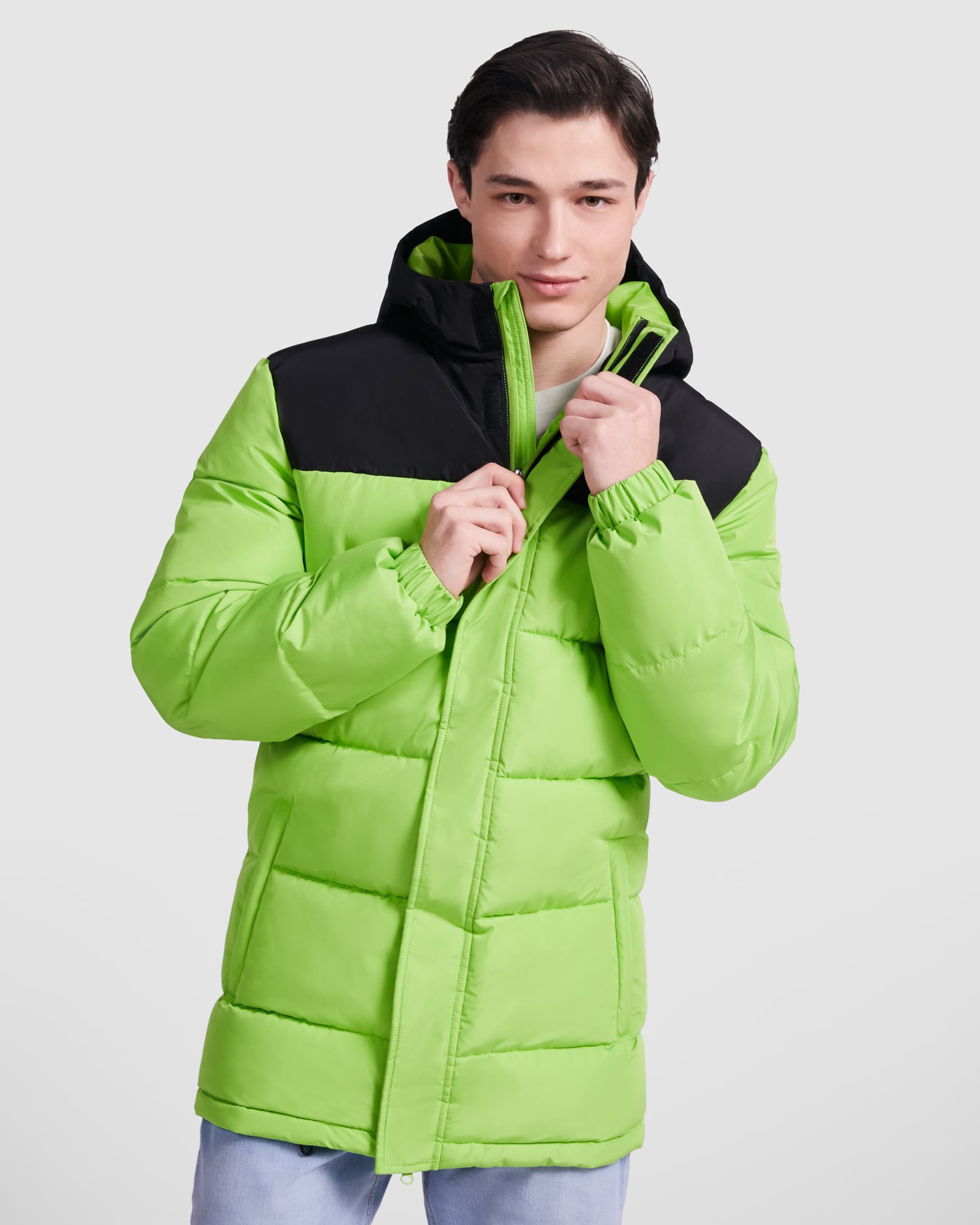 Chaqueta acolchada con capucha personalizada para uso diario