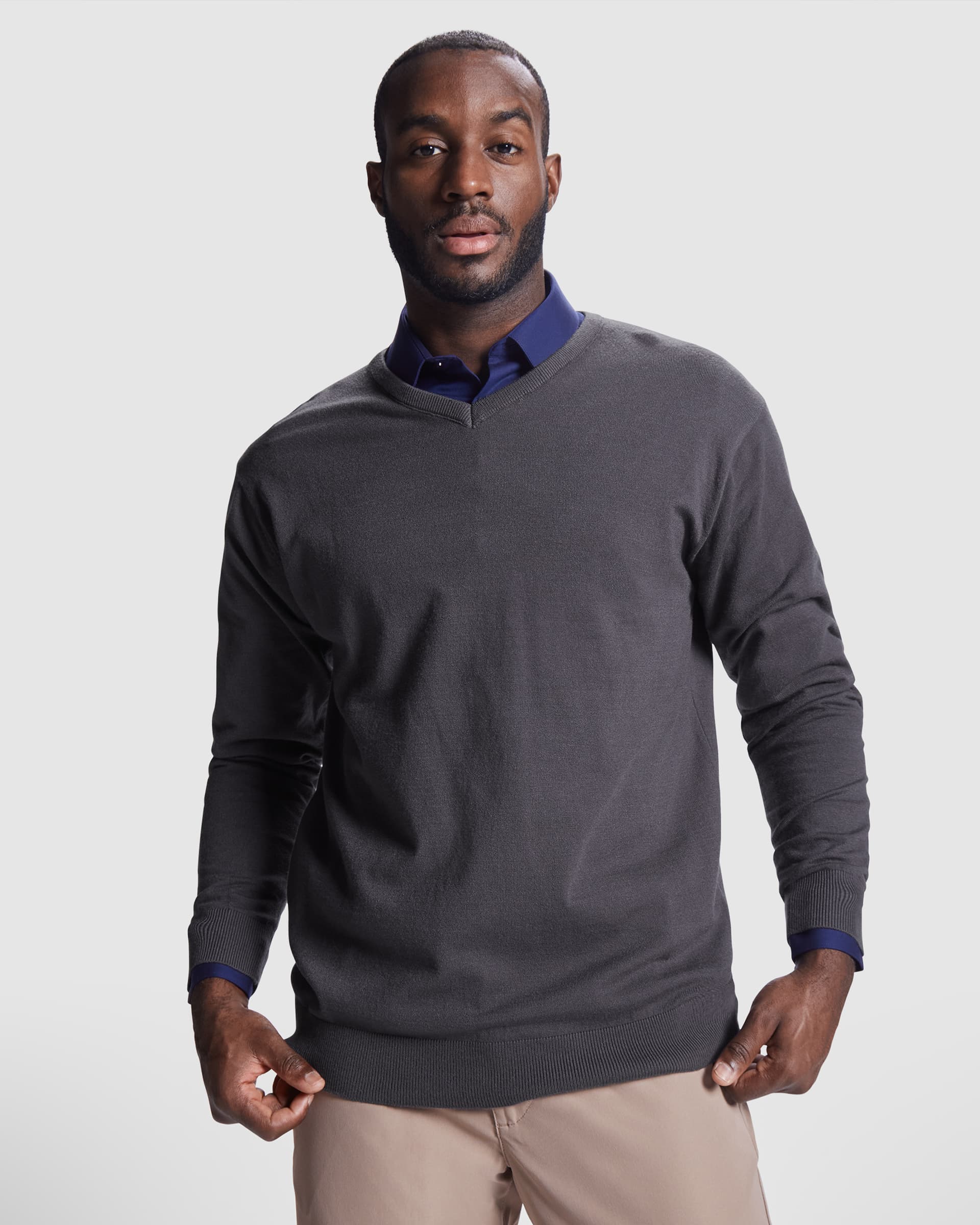 Jersey de hombre escote en pico de punto fino y suave mezcla
