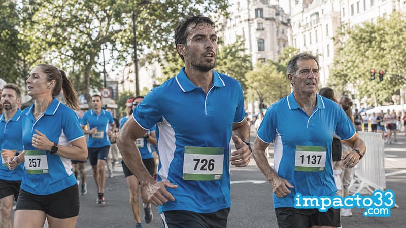 polos deprtivos personalizados en un evento de running maraton en barcelona